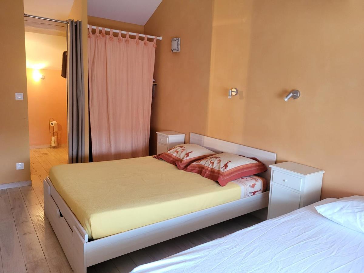 Le Clos Des Figuiers - 3 Gites De Caractere Duravel Exteriör bild